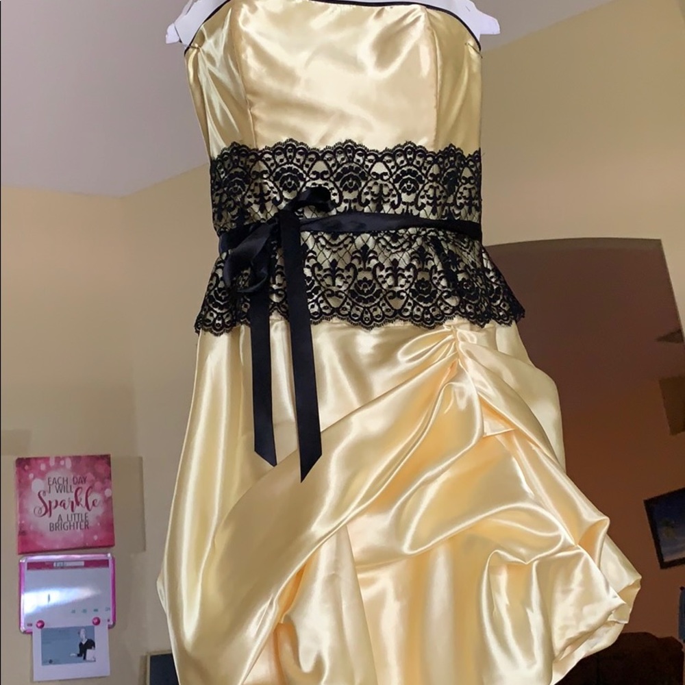Sun yellow dress
